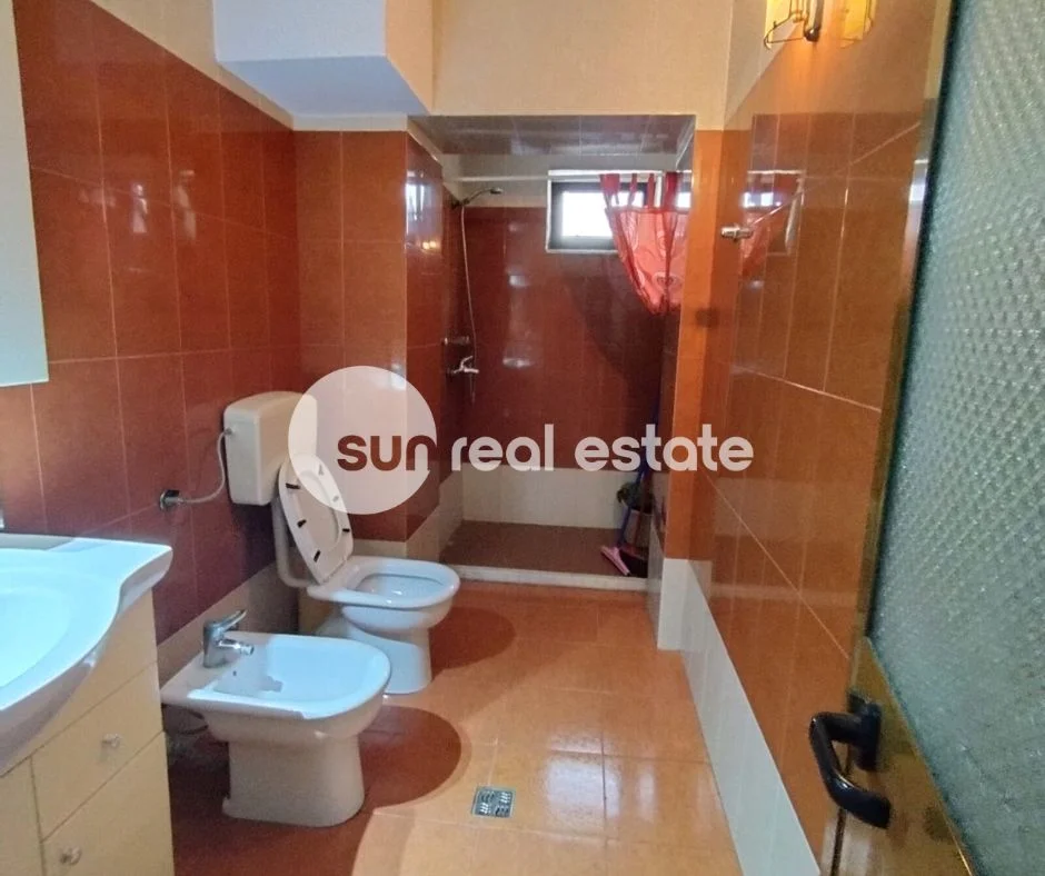 Shkoder, jepet me qera apartament 1+1+Ballkon Kati 2, 60 m² (RUS, AXHAGIQ)