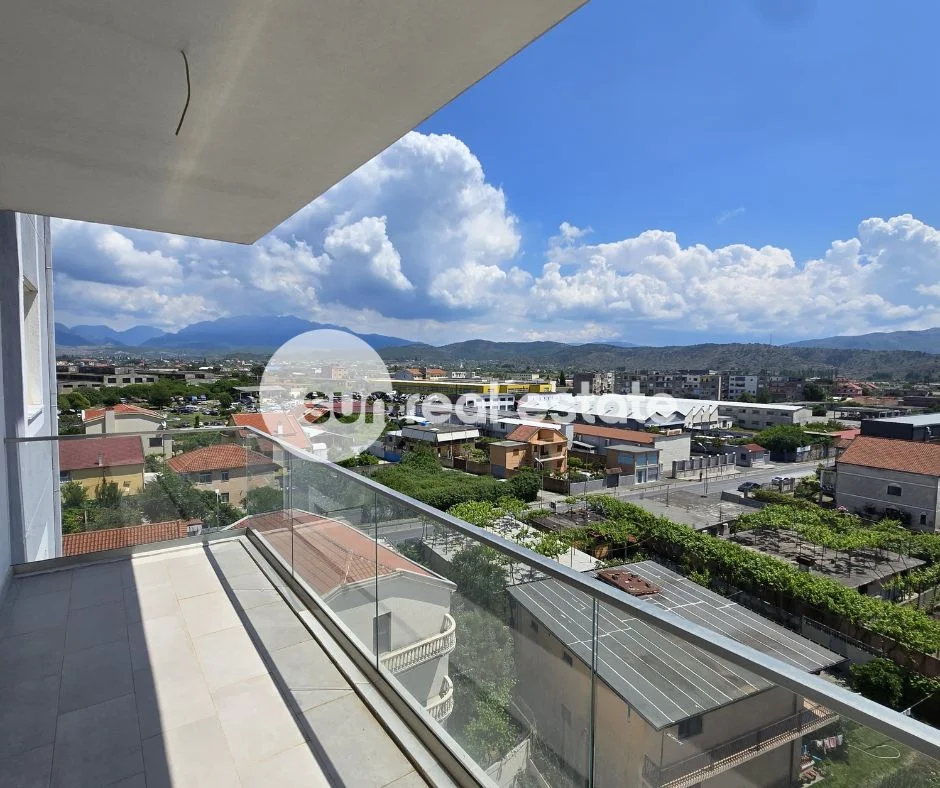 Shkoder, shitet apartament 1+1+Ballkon Kati 6, 89 m² (AFER POLICISE)