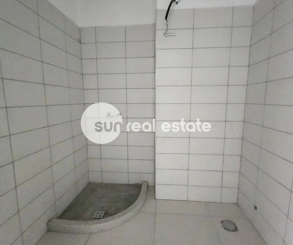 Shkoder, shitet apartament 2+1+Ballkon Kati 7, 98 m² (AFER POLICISE)