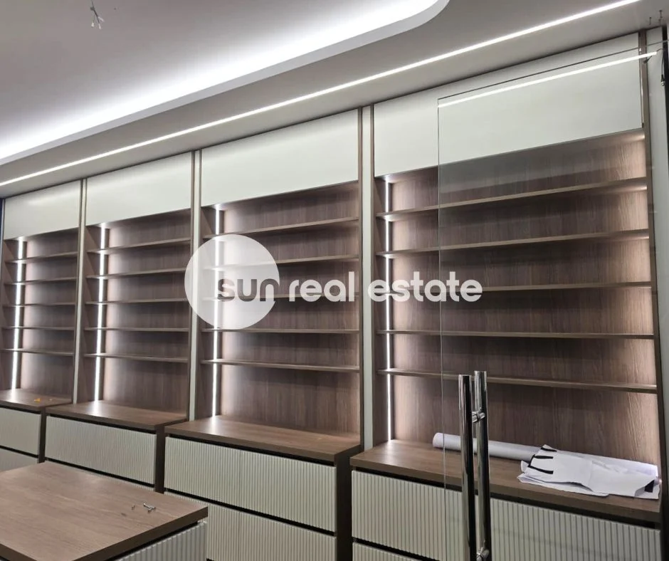 Shkoder, jepet me qera ambjent biznesi Kati 0, 33 m² 1.000 € (PARRUCE)