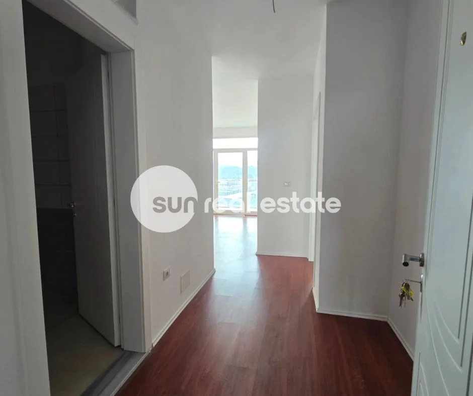 Shkoder, shitet apartament 1+1+Ballkon Kati 7, 70 m² 83.000 € (AFER POLICISE)