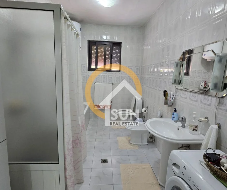 Shkoder, jepet me qera shtepi 1+1 , (rr. LIN SHKRELI)