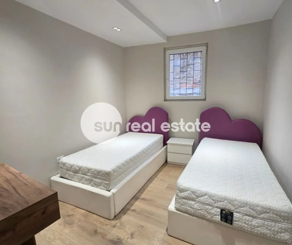 Shkoder, jepet me qera apartament 2+1+Ballkon Kati 0, 82 m² (GJUHADOL)