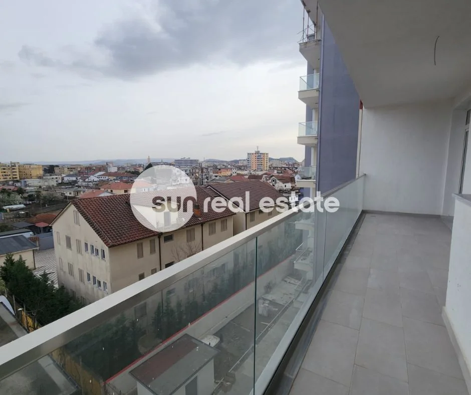 Shkoder, shitet apartament 2+1+Ballkon Kati 7, 98 m² (AFER POLICISE)