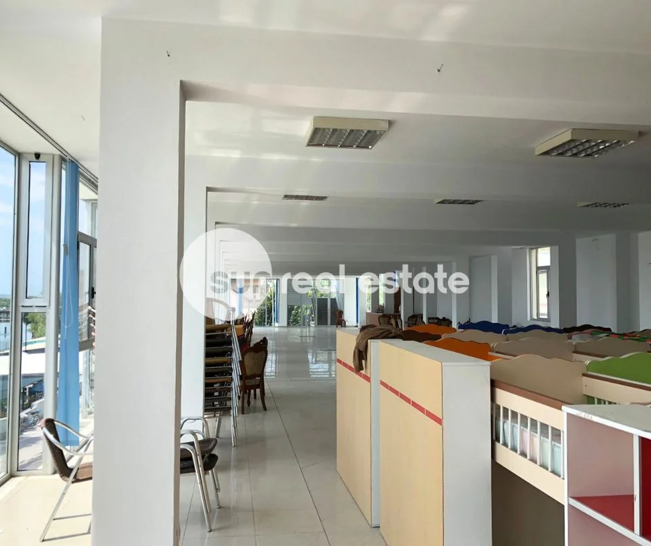 Shkoder, jepet me qera ambjent biznesi Kati 1, 800 m² (afër Resorant Shqiponja)