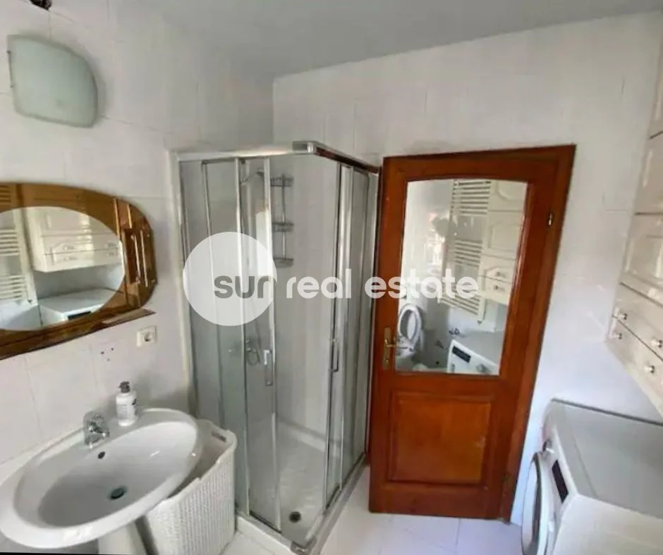 Shkoder, jepet me qera apartament 2+1+Ballkon Kati 3, 75 m² (CINARI)