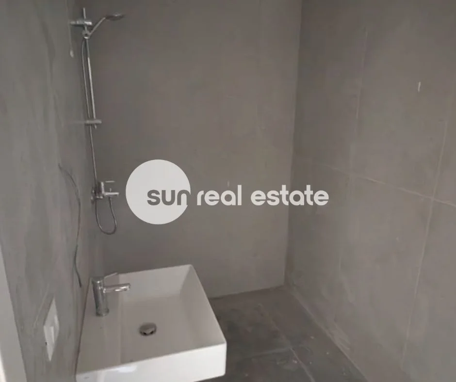 Tirane, shitet apartament 2+1+Ballkon Kati 4, 105 m² 294.000 € (KOMUNA PARISIT)