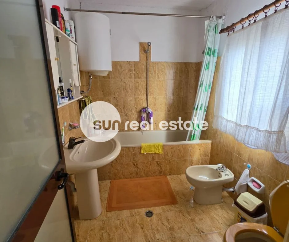 Shkoder, shitet shtepi 2+1 Kati 1, (RR. PJETER BOGDANI)