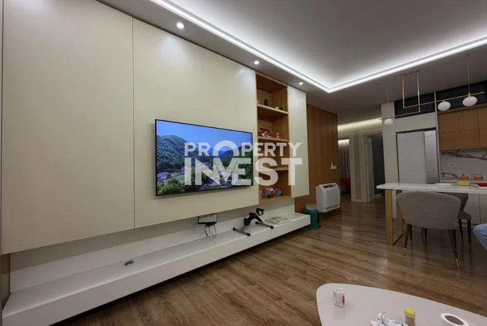 Vlore, shitet apartament 2+1 Kati 5, 100 m² 400.000 € (Lungomare)
