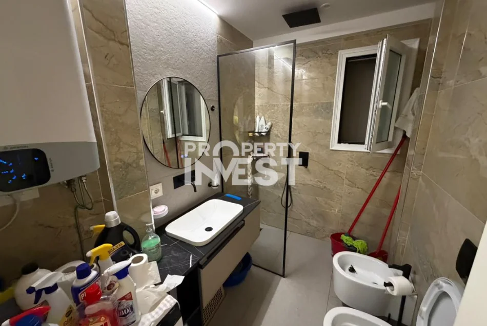Vlore, shitet apartament 2+1 Kati 5, 100 m² 400.000 € (Lungomare)