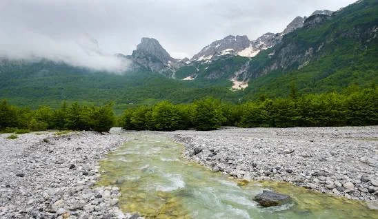 Tirane, ofroj City-tour Shqiperi VALBONE (me traget) — 2 Ditë (1 Natë) 85 Euro