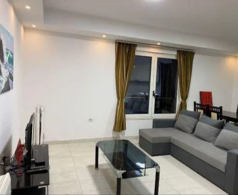 Tirane, jepet me qera apartament 2+1+Ballkon Kati 6, 90 m² 600 € (Vasil Shanto)