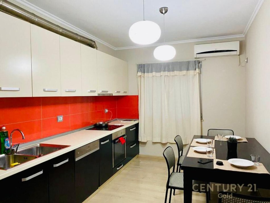 Tirane, jepet me qera 2+1 Kati 5, 60 m² 550 € (Vasil shanto)