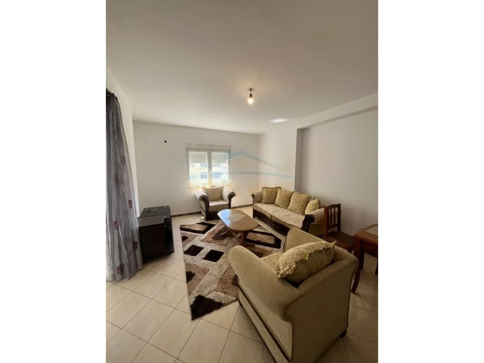 ISH URT, jepet me qera apartament 1+1 Kati 4, 80 m² 300 € (Pranë Ish Urt , Durrës)