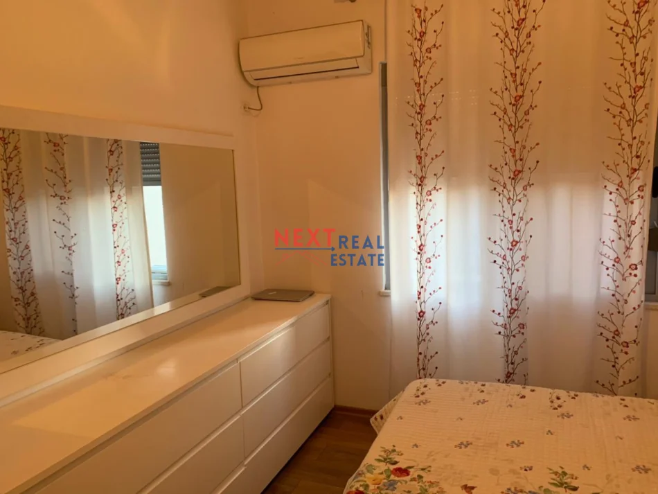 Vlore, jepet me qera apartament 1+1+Ballkon , 67 m² 300 € (SHKOLLA ALI DEMI, VLORE)