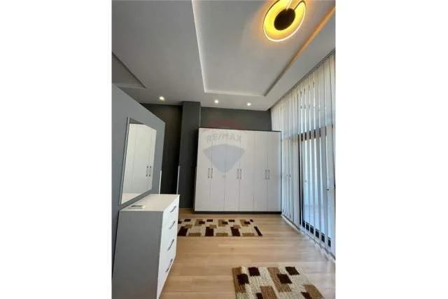 Tirane, jepet me qera apartament 1+1+A+BLK Kati 5, 115 m² 500 Euro (Rruga Peti)