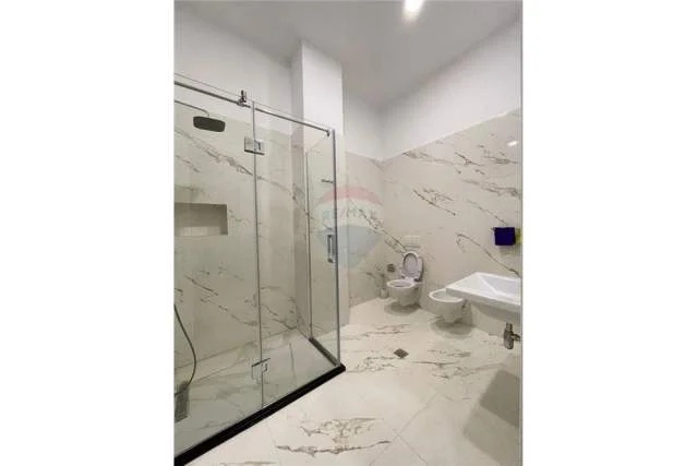 Tirane, jepet me qera apartament 1+1+A+BLK Kati 5, 115 m² 500 Euro (Rruga Peti)