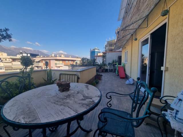 Tirane, shitet apartament duplex 4+1+A+BLK Kati 8, 228 m² 255.000 Euro (Rruga Zenel Baboci)