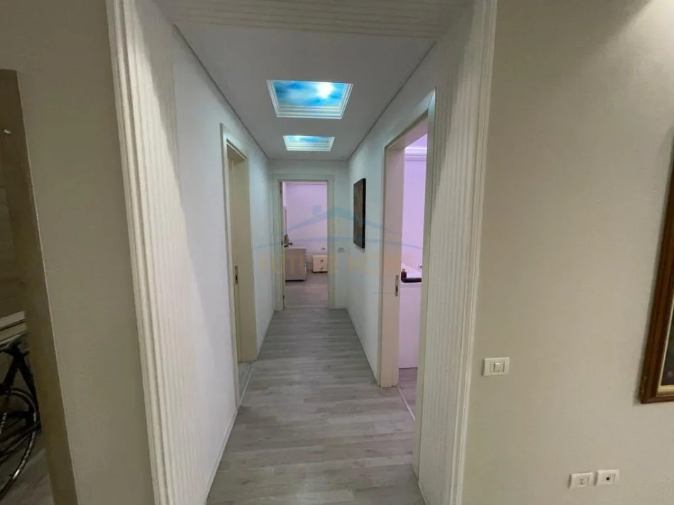 Tirane, shitet apartament+verande | Penthouse 2+1+Aneks+Ballkon Kati 1, 105 m² 248.000 € (Pallati me Shigjeta)