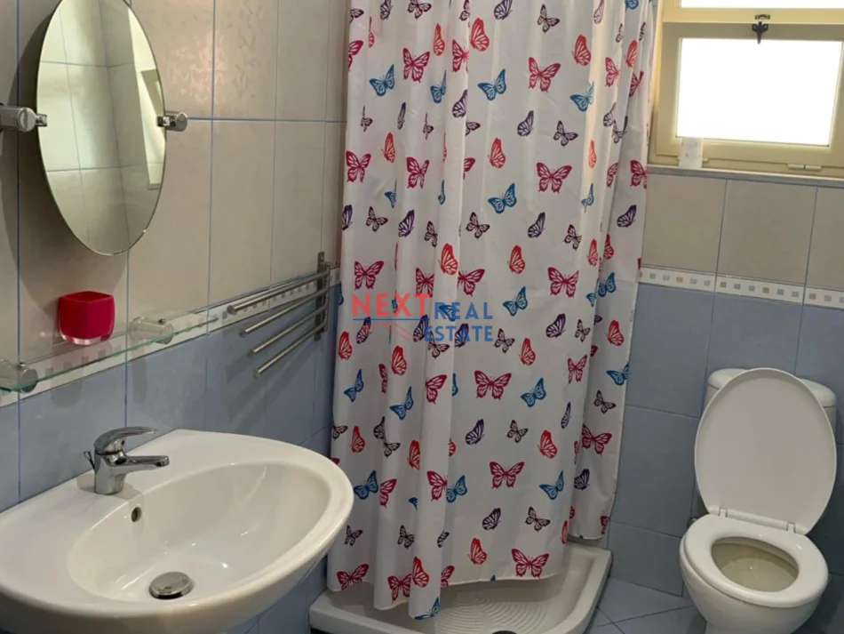 Vlore, jap me qera apartament 1+1+Ballkon , 70 m² 300 € (LUNGOMARE)