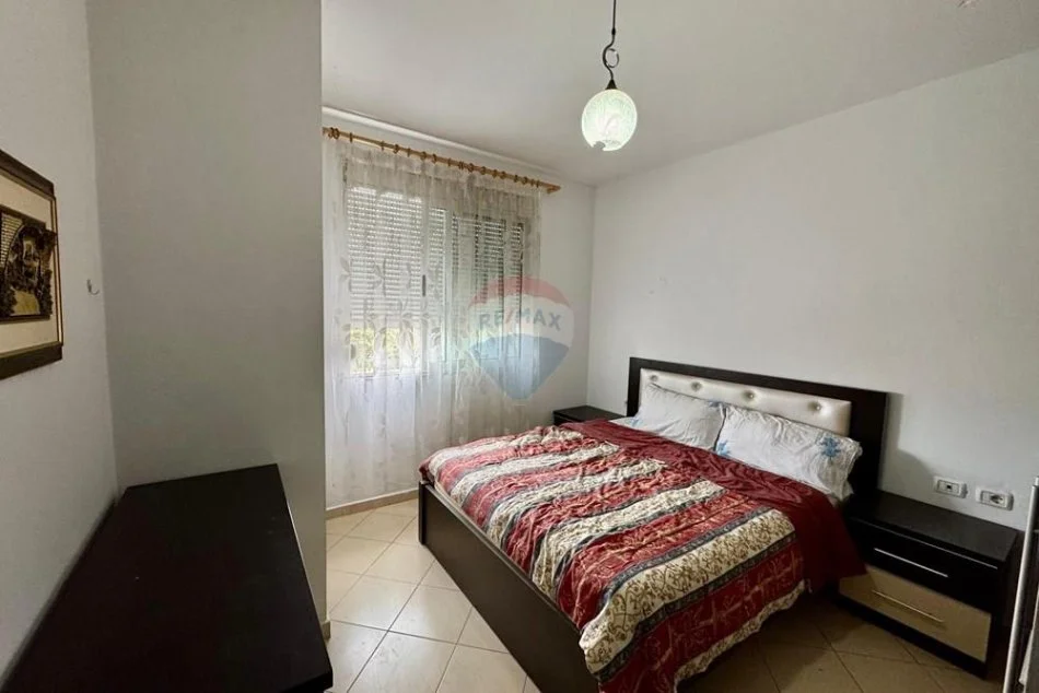 Tirane, jepet me qera apartament 1+1 Kati 4, 73 m² 450 € (Vilat gjermane)