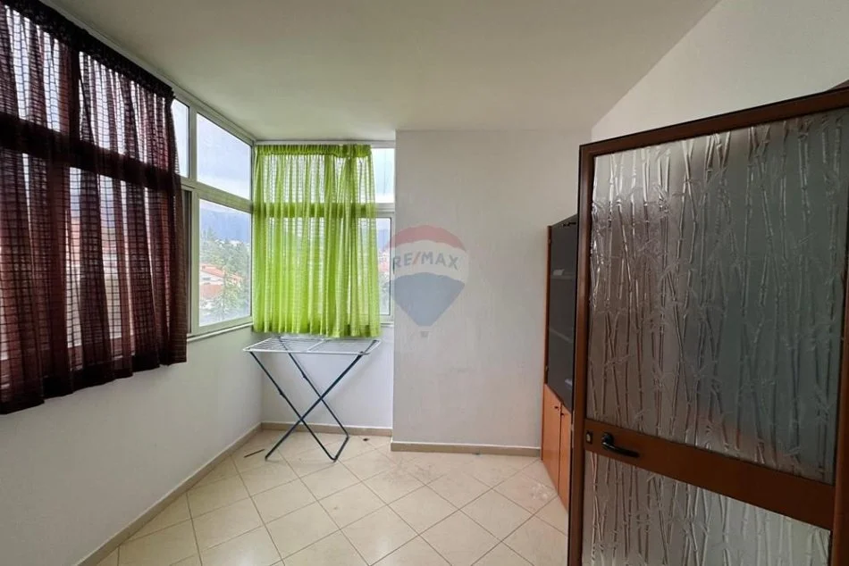 Tirane, jepet me qera apartament 1+1 Kati 4, 73 m² 450 € (Vilat gjermane)