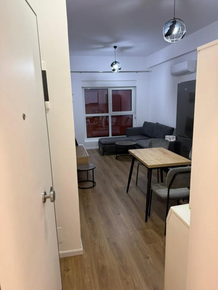 Tirane, jepet me qera apartament 1+1+Ballkon Kati 6, 50 m² 400 € (Kompleksi Kadiu, Mangalem21)