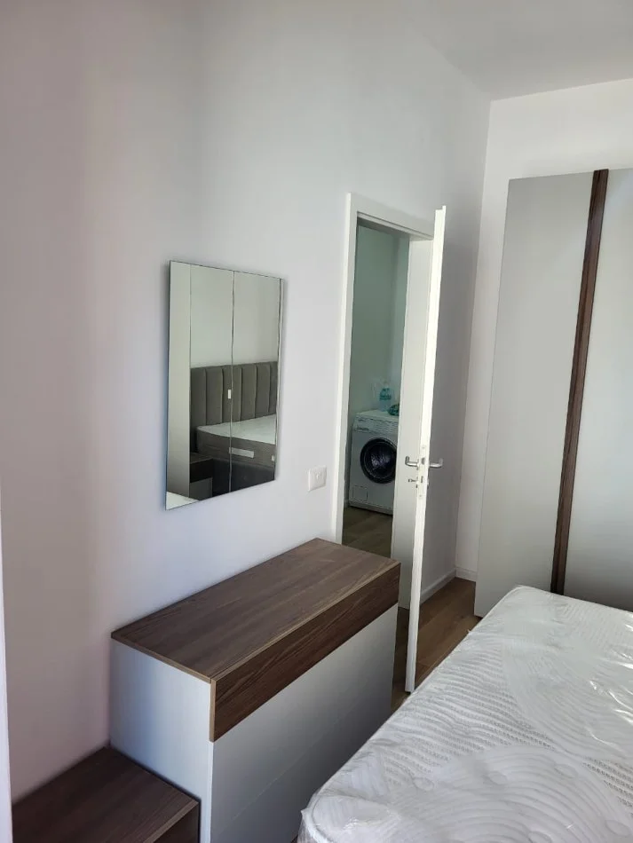 Tirane, jepet me qera apartament 1+1+Ballkon Kati 6, 50 m² 400 € (Kompleksi Kadiu, Mangalem21)