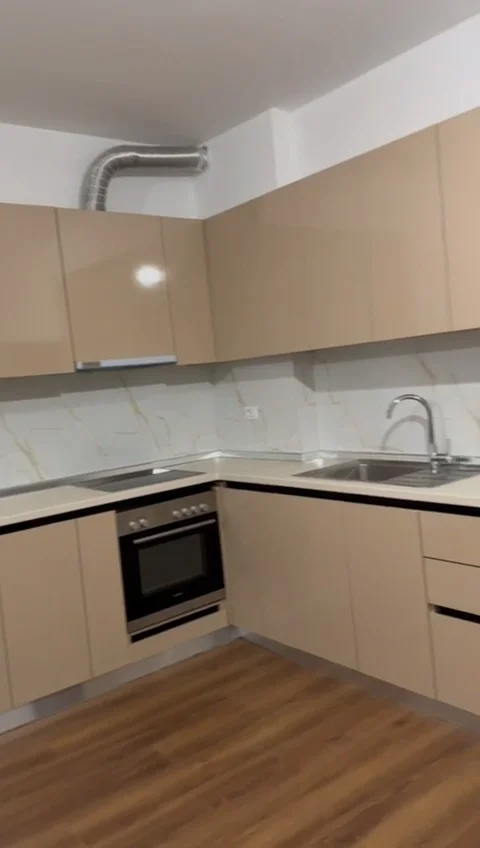 Tirane, jepet me qera apartament 2+1 Kati 5, 110 m² 450 € (Kompleksi Priam, Kamez Tirane)