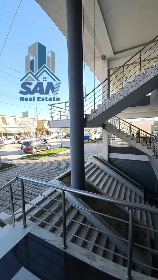 Lushnje, shes dyqan Kati 0, 185 m² (Shetitorja Stadiumit)