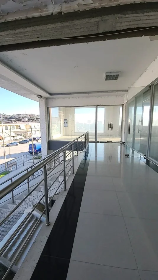 Lushnje, shitet ambjent biznesi Kati 1, 350 m² (Shetitorja Stadiumit)