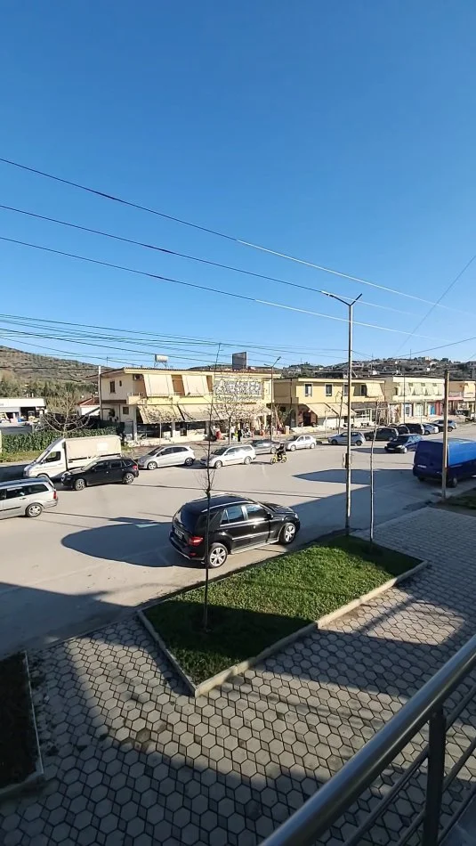 Lushnje, shes dyqan Kati 1, 350 m² (Shetitorja Stadiumit)