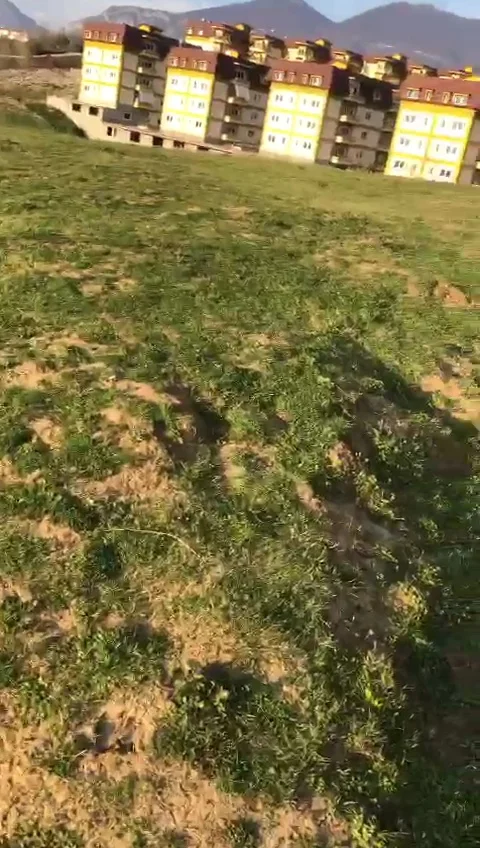 Tirane, shitet truall , 1.000 m² (Rruga Tuneleve Farkë)