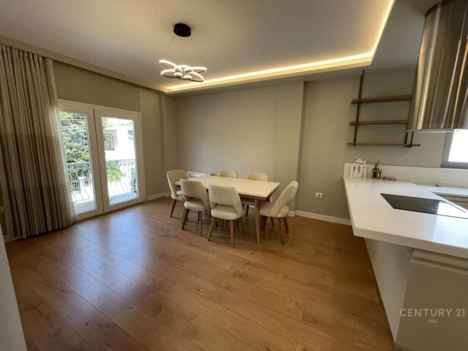 jepet me qera Vile 3+1+Aneks+Ballkon Kati 3, 244 m² 1.500 € (Selite)