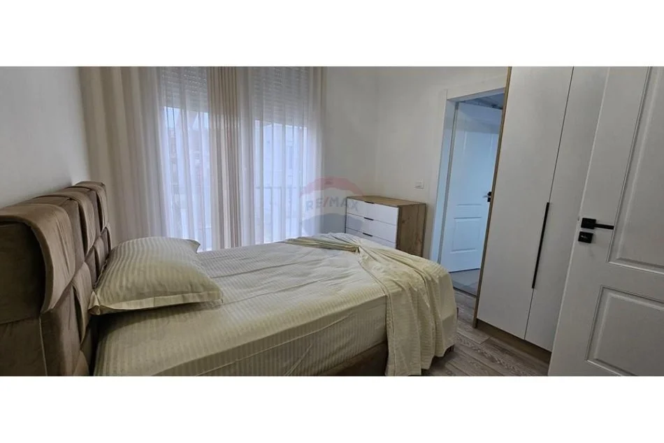 Tirane, jepet me qera Vile 3 Katshe Kati 3, 240 m² 2.500 € (Mjull Bathore, Tirane)