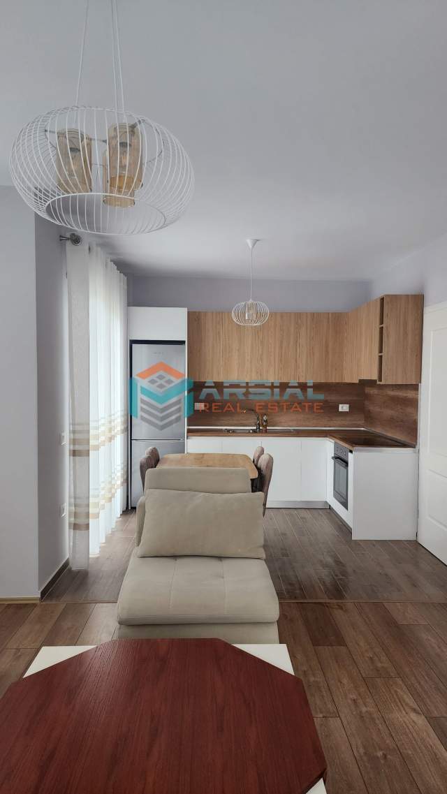 Tirane, jepet me qera apartament 2+1+BLK Kati 5, 110 m² 430 Euro (Bulevardi i Astirit)