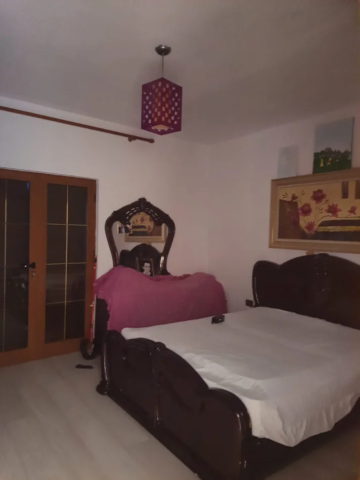 Tirane, jepet me qera apartament 2+1 , 120 m² 500 € (institut)