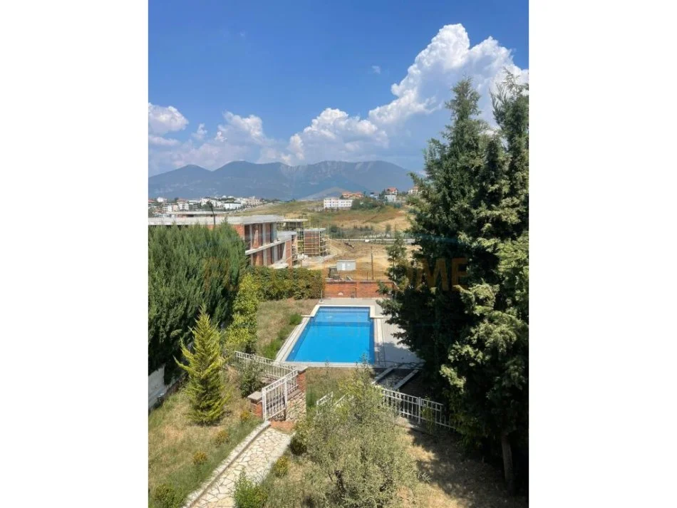 Tirane, jepet me qera Vile 3 Katshe , 669 m² 4.000 € (Akacia Hills)