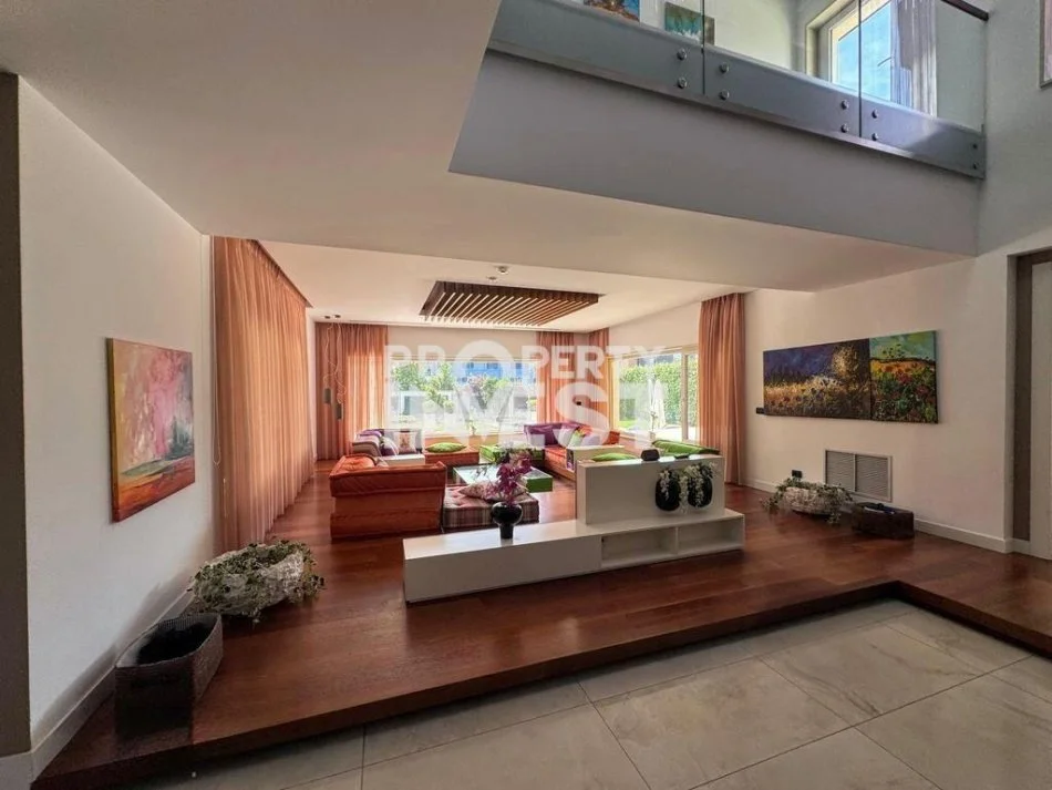 Tirane, jepet me qera Vile 2 Katshe , 1.500 m² 15.000 € (Teg)