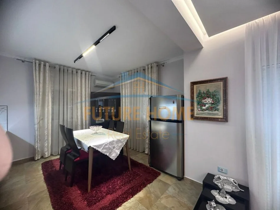 Tirane, jepet me qera apartament 1+1, Kati 3, 100 m² 700 € (Vilat Gjermane, prane Sanatoriumit)