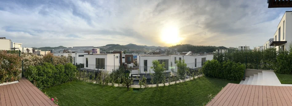 Tirane, shitet Vile 4+1 Kati 3, 330 m² 1.000.000 € (TEG)