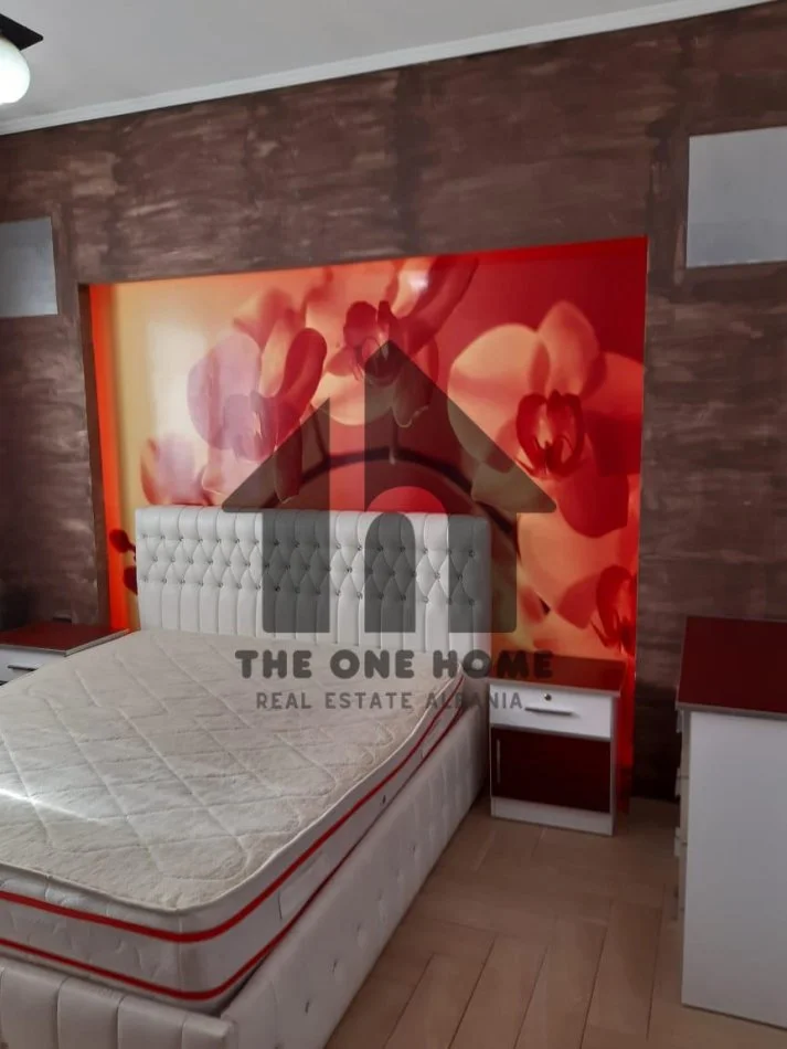 Tirane, jepet me qera apartament 2+1+Ballkon Kati 2, 90 m² 400 € (bulevardi ri)