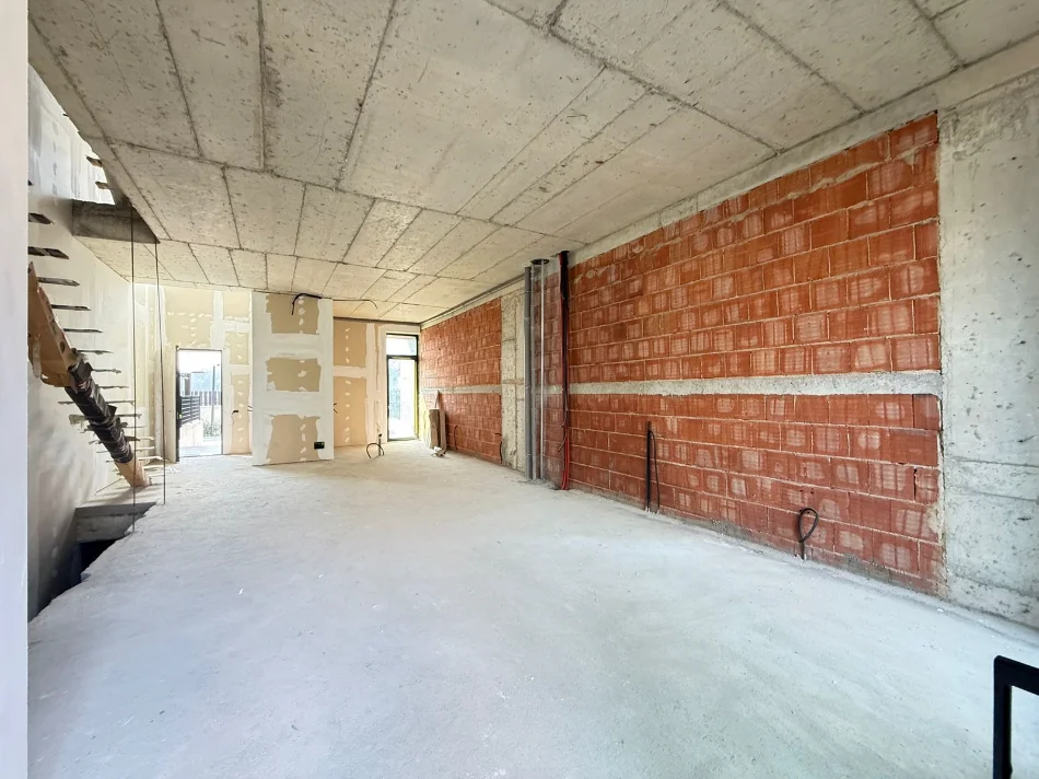 Tirane, shitet Vile 3+1+Aneks+Ballkon , (TEG)