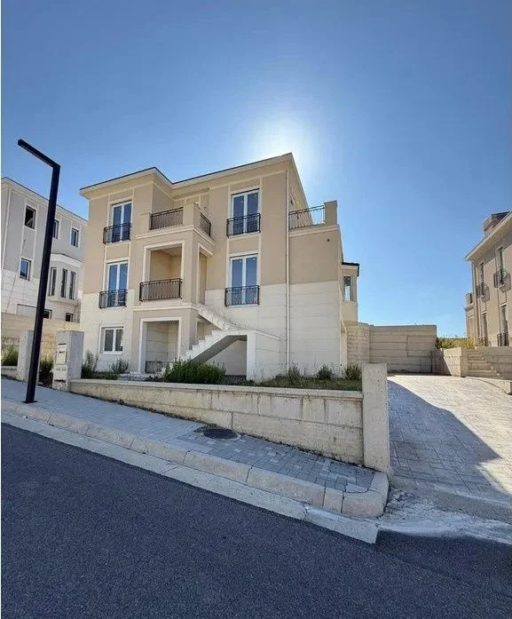 Tirane, shitet Vile 3+1 Kati 3, 515 m² 1.400.000 € (COLLINA VERDE)