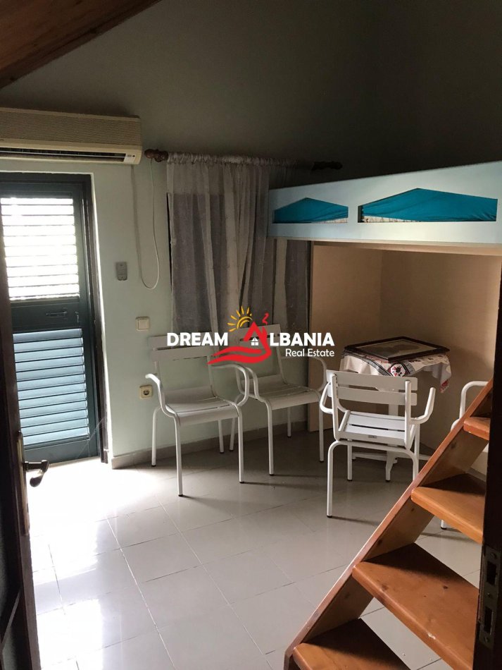 Tirane, jepet me qera Vile 2+1 , 350 m² 1.200 € (laprake)