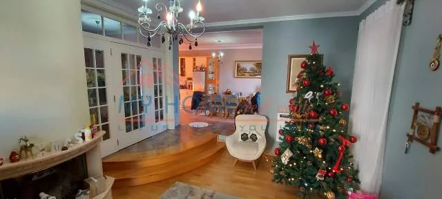 Tirane, jap me qera Vile 3 Katshe Kati 1, 500 m² 1.700 Euro (Rruga Feim Ibrahimi)