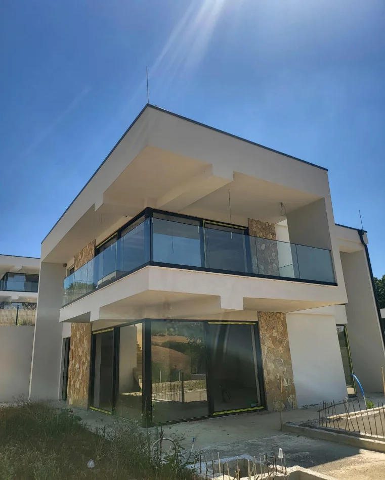 Tirane, shitet Vile 4+1 Kati 3, 864 m² 700.000 € (LISI ARTE)