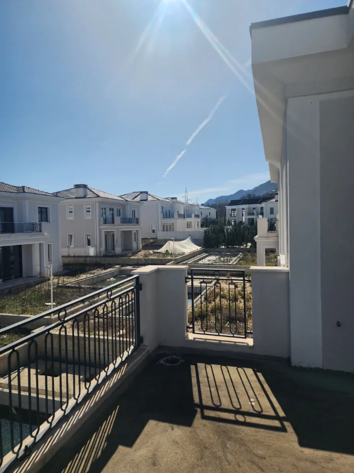 SHITET: Vilë Individuale +Pishine 📍 Rolling Hills II - TEG  🌐 5 Dh.Gjumi & 6wc, 516.09 m² Truall |  Fazë Perfundimtare (1.5M€)🔥
