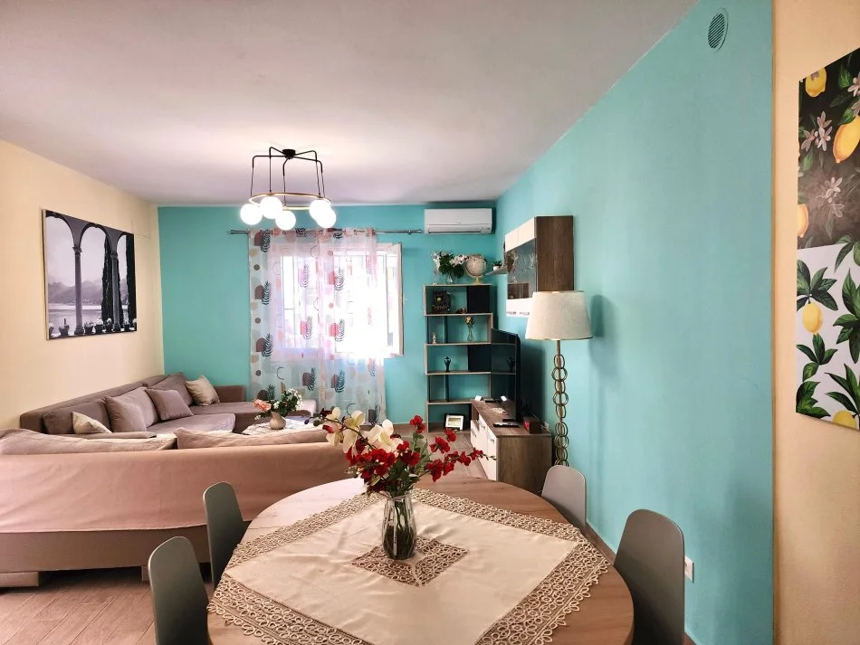 Me Qera: Vile 2 Kateshe *PRIVATE* (📍 Vilat Gjermane, Kompl.Grande, pa vajt ) Me Oborr te Madh dhe Tarrace - Super Pamje