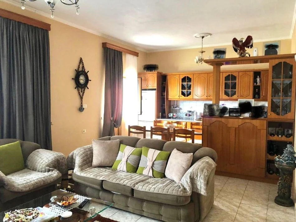 SHITET : ☄️Shtëpi + Truall ( Sarandë 12 Km nga Deti  🌊⛱️)  455.5 m² ndërtim & 272 m² truall  ( me 550€/m²) 🌪️😮 250.000€